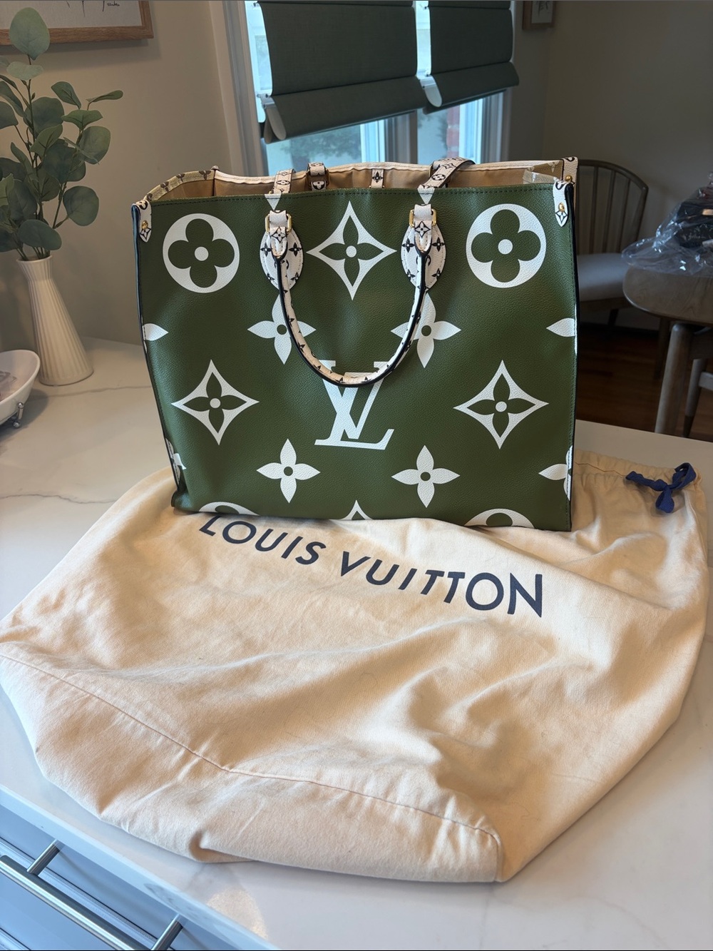 Pre-Loved Louis Vuitton Giant On The Go GM